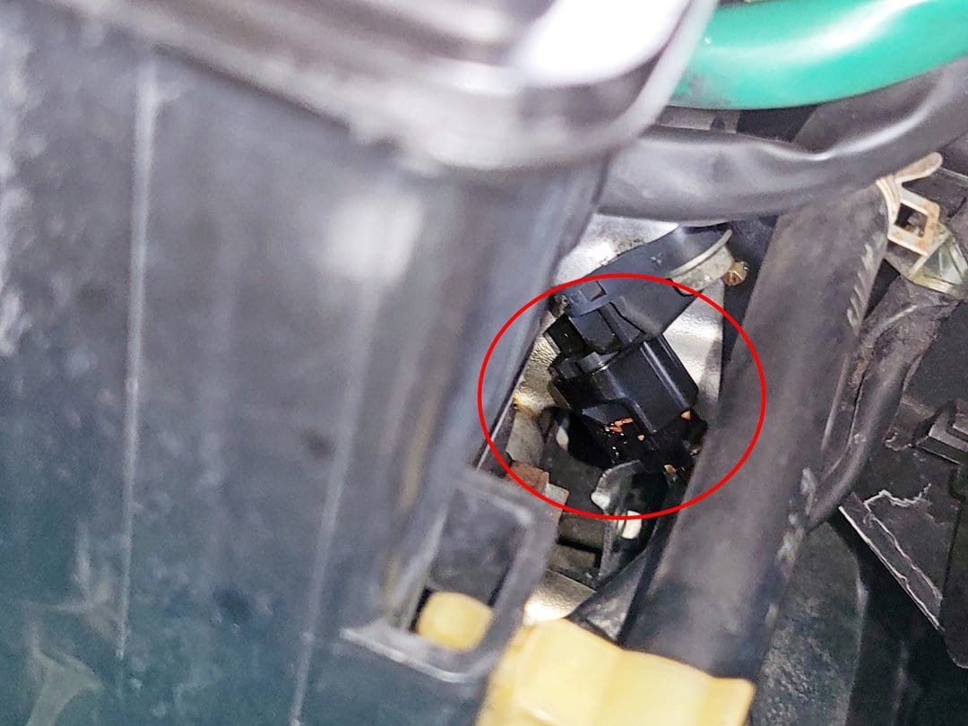 08' 銀 Swift 更換凸輪軸感知器