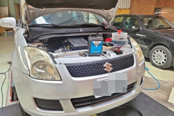 07′ 銀 Swift 更換冷卻液