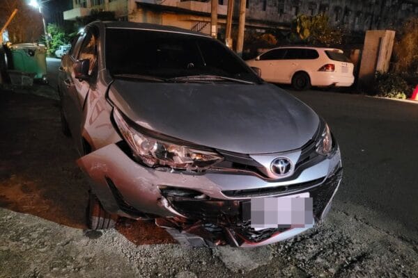 19′ 灰 Yaris 車禍協助處理