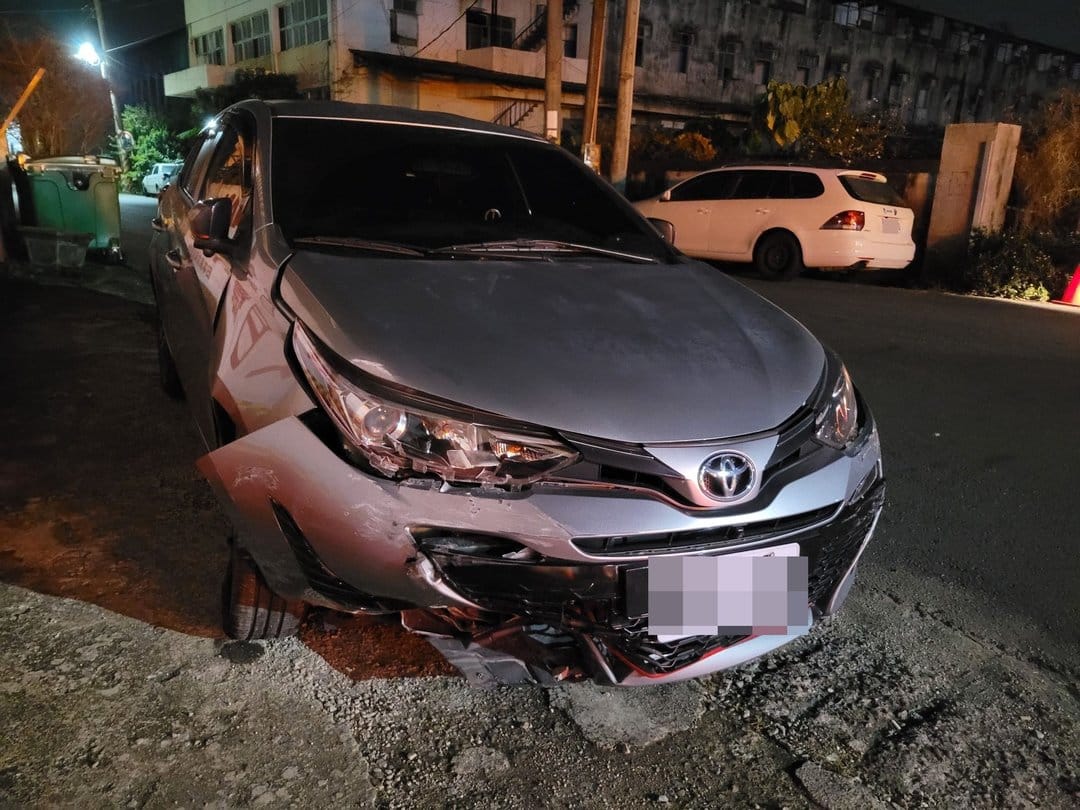 19' 灰 Yaris 車禍協助處理