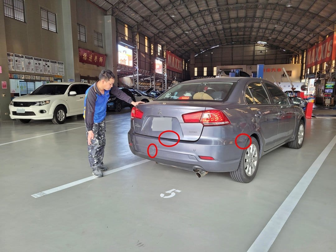 10' 灰 Lancer Fortis 車禍協助