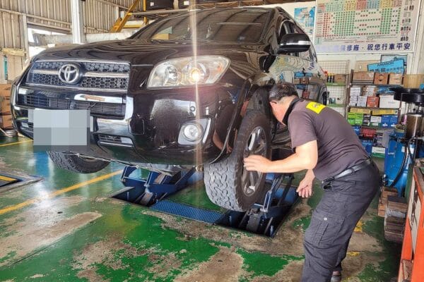 RAV4 嘰嘰聲檢查