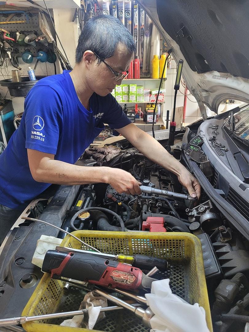 Tiida C11 更換搖臂蓋墊片