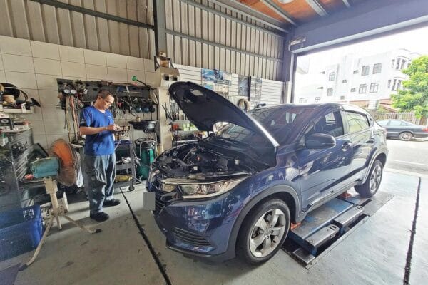 21′ HRV 拆洗變速箱油底殼