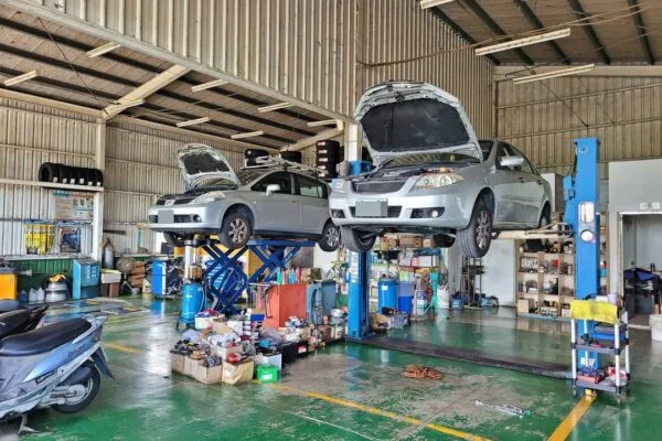 Buick Excelle & Nissan Tiida