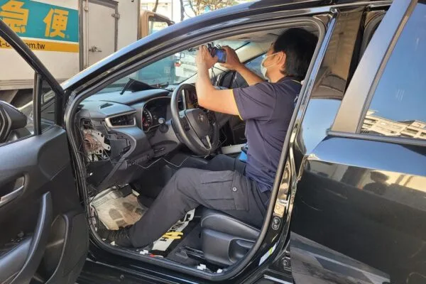 19′ 黑色 Altis 交車前準備