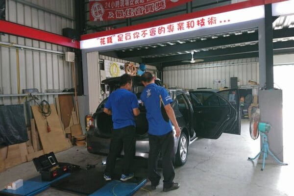 2012年的Toyota Altis 安裝影音中