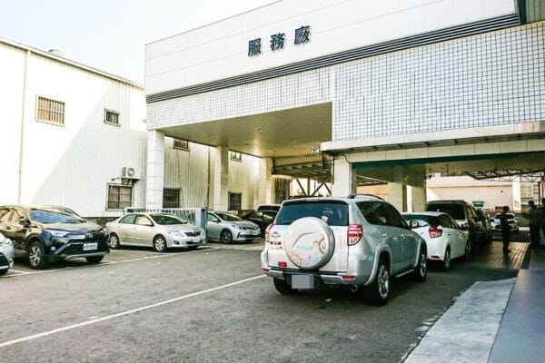 開著RAV4 回原廠去 – 謝謝歸仁潘先生購買