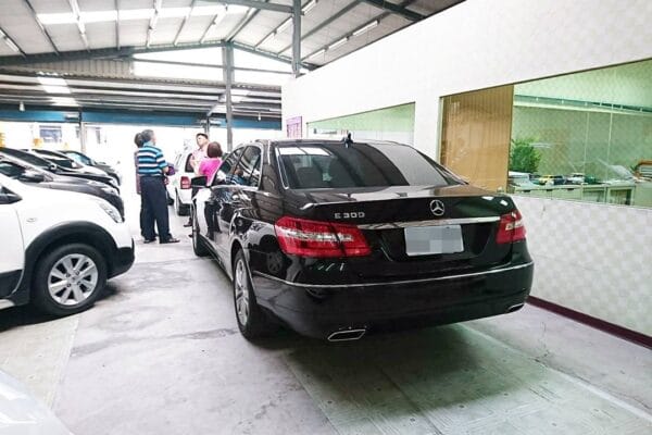 Mercedes-Benz W212 E300 回娘家～～