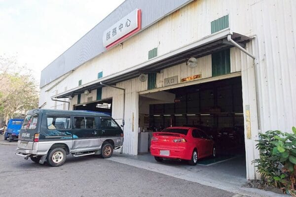 Lancer IO回原廠施作保養囉～