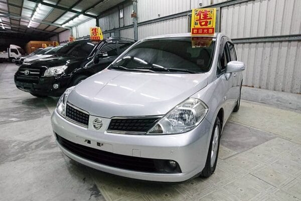 Nissan Tiida 店面上架販售