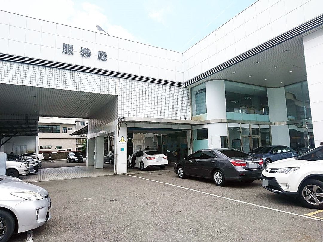 Camry 回歸仁Toyota原廠做保養囉！