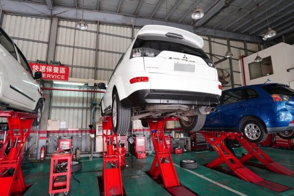 原廠保養的時候，車主都在幹嘛？