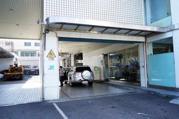 RAV4 回歸仁Toyota做保養囉～