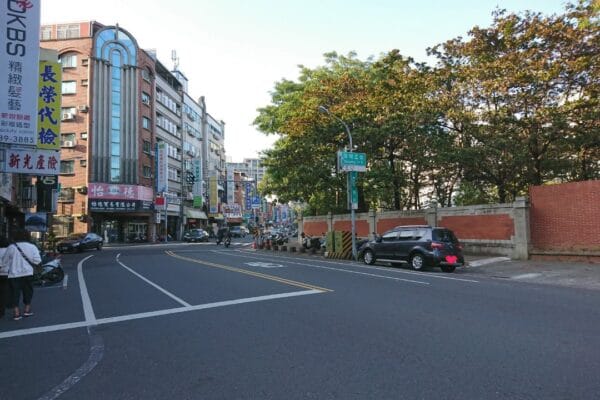 Nissan Livina 來監理站過戶囉！