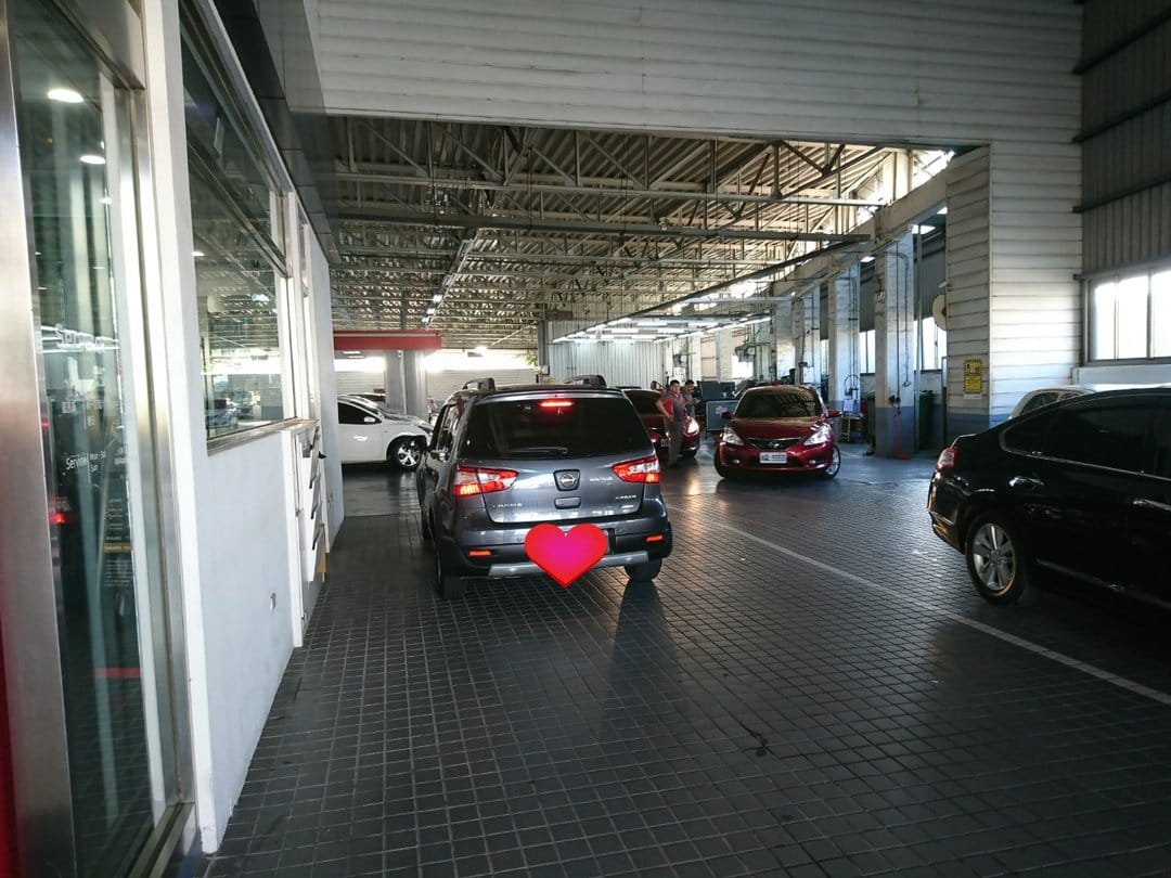 Livina 回原廠做保養囉😊😊😊