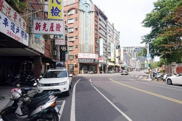 小凹來監理站過戶囉～