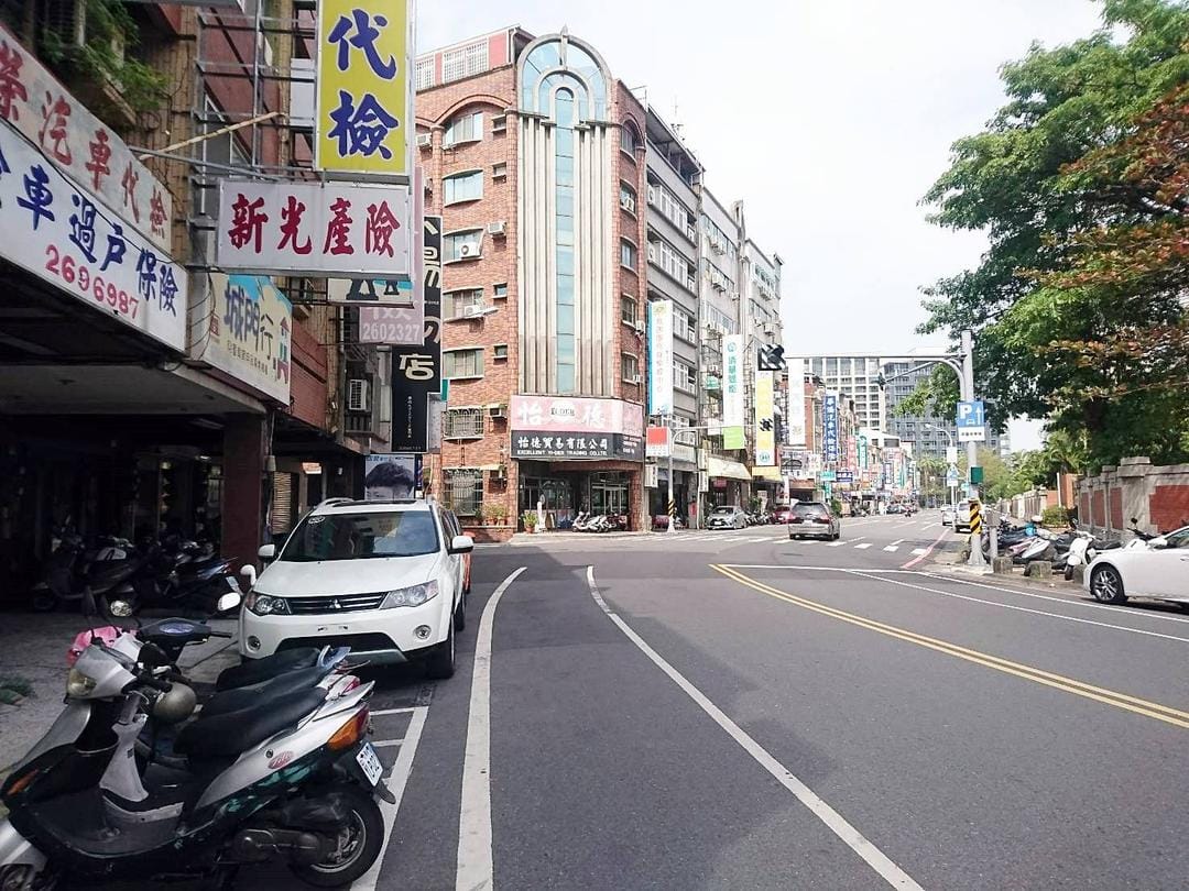 小凹來監理站過戶囉～