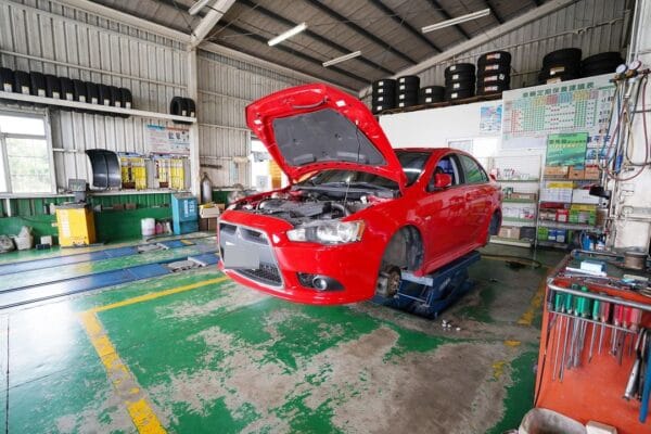 Mitsubishi Lancer IO 回來做保養囉！