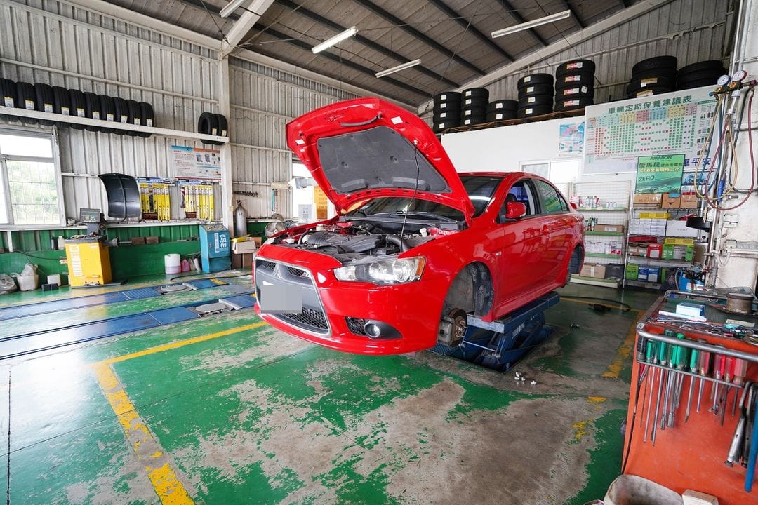 Mitsubishi Lancer IO 回來做保養囉！