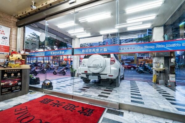 RAV4 來聯誠裝前後行車紀錄器囉～