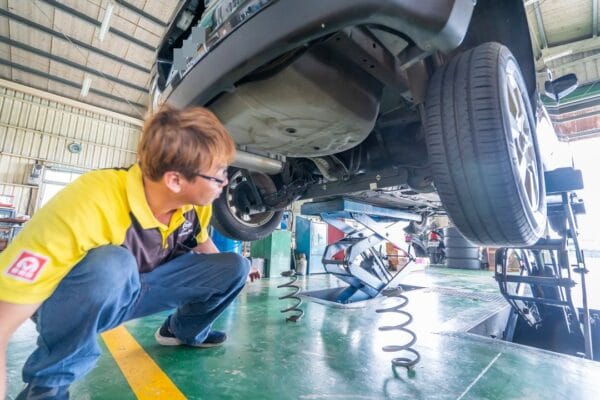 Nissan Tiida 更換後避震器！