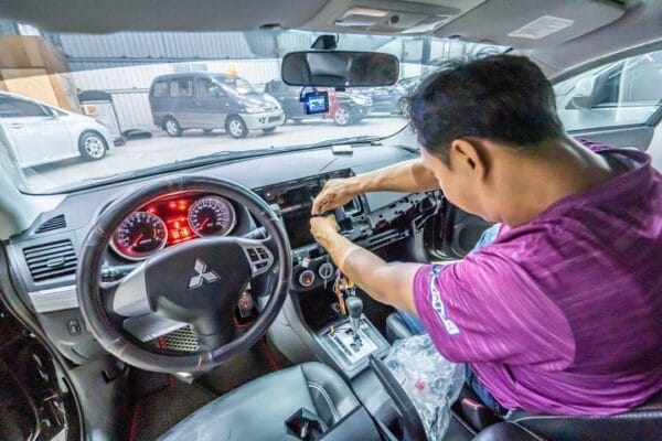 Lancer Fortis 安裝影音跟行車記錄器囉～