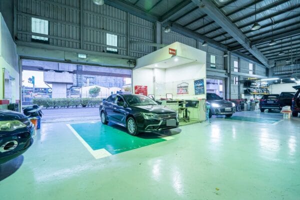Mitsubishi Grand Lancer 回匯豐仁德廠保養囉～
