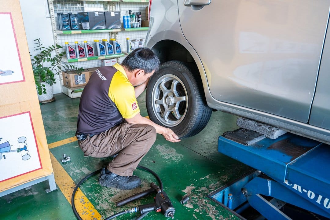 Nissan March 更換右後軸承！
