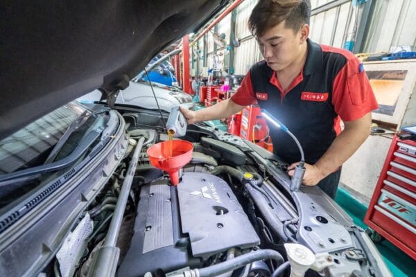 Mitsubishi Outlander 到仁德廠做17萬公里定保～