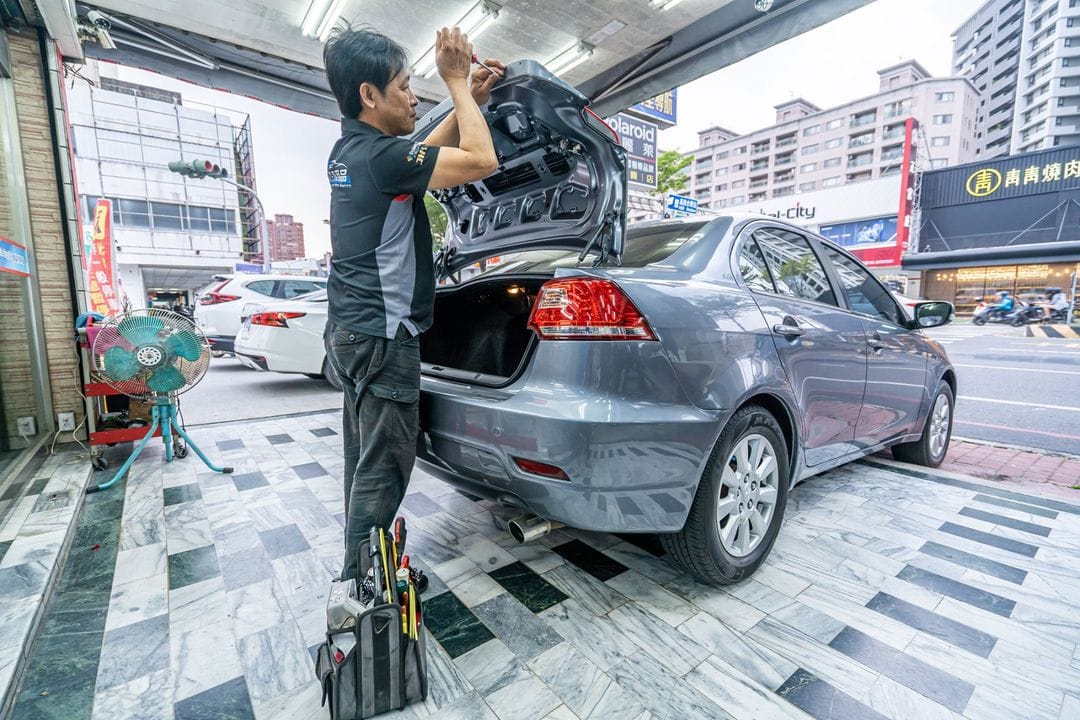 Lancer Fortis 安裝行車紀錄器~