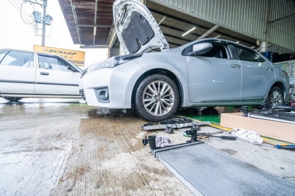 在鉎富巧遇高中同學的車…….