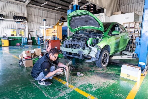 Mazda 2 冷氣查修