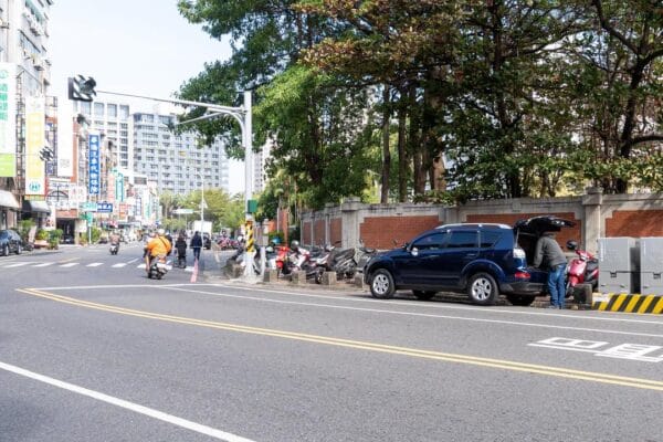 藍色小凹過戶 & 裝行車紀錄器