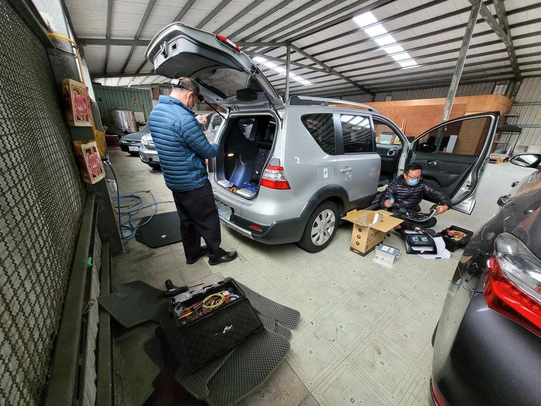 Nissan Livina 安裝影音~