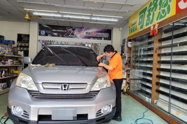 客人試車時，小編在幹嘛？