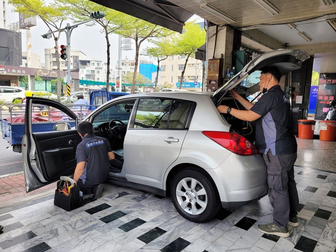Tiida 安裝行車紀錄器 & 保養