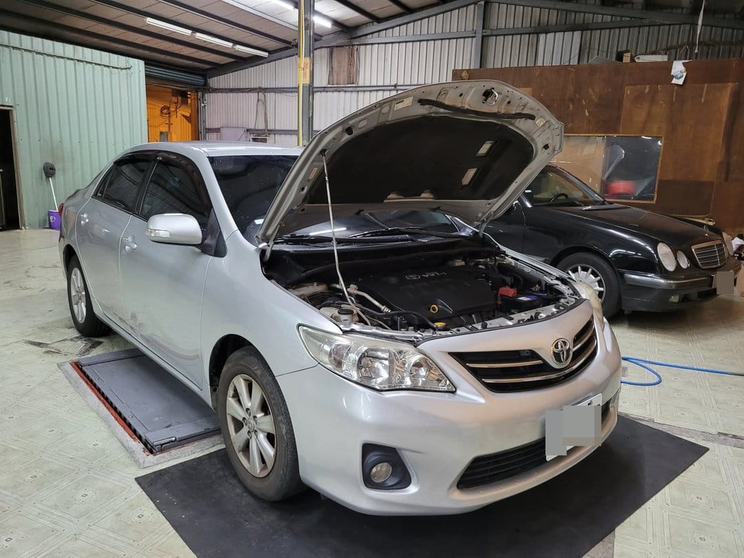Toyota Altis 做檢查