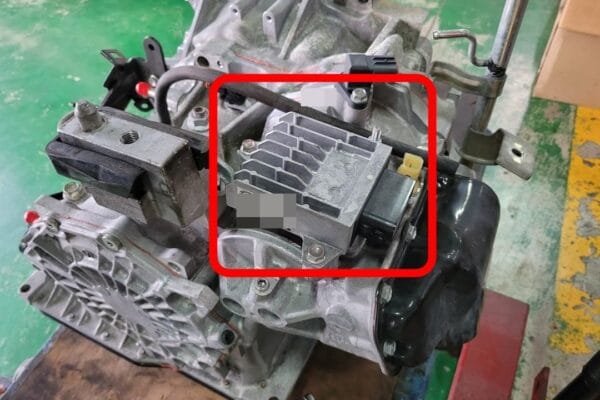 MAZDA 5 變速箱電腦位置