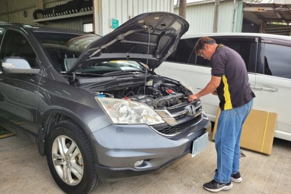Honda CR-V 更換水箱 & 保養