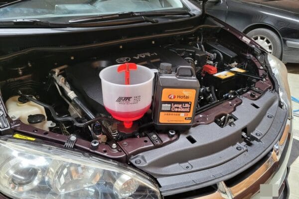 Toyota Wish 更換水箱水
