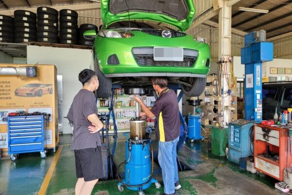 Mazda 2 定保 & 更換前碟盤及前來令片