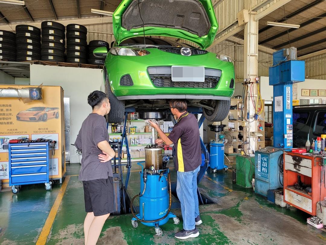Mazda 2 定保 & 更換前碟盤及前來令片