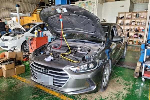 Hyundai Elantra 冷氣不冷查修