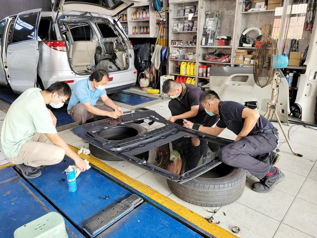 Previa 更換天窗膠條