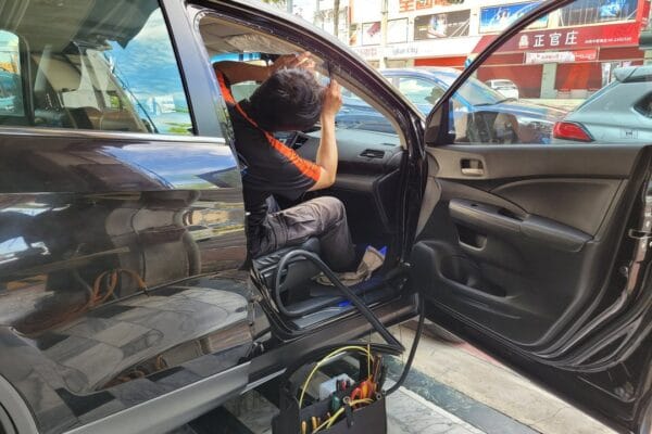 CR-V 安裝行車紀錄器～