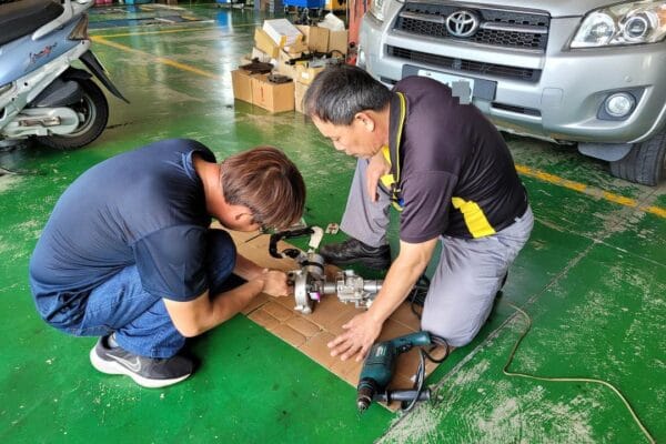RAV4 維修電子方向機機柱