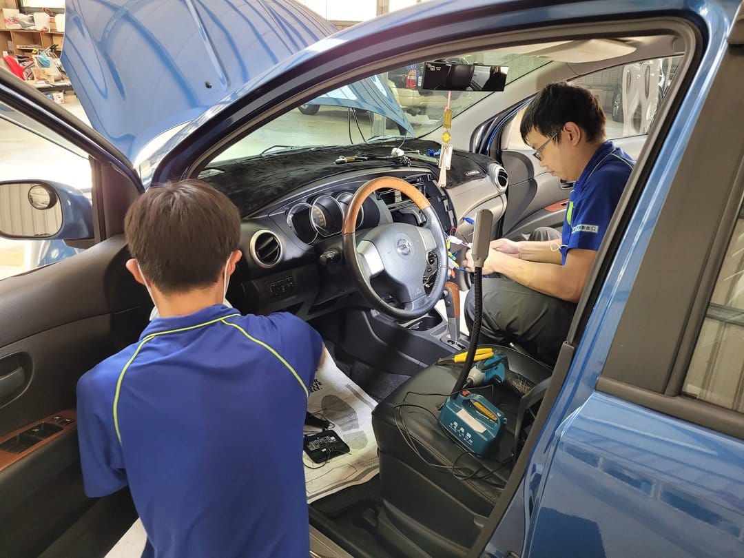 Grand Livina 安裝安卓機