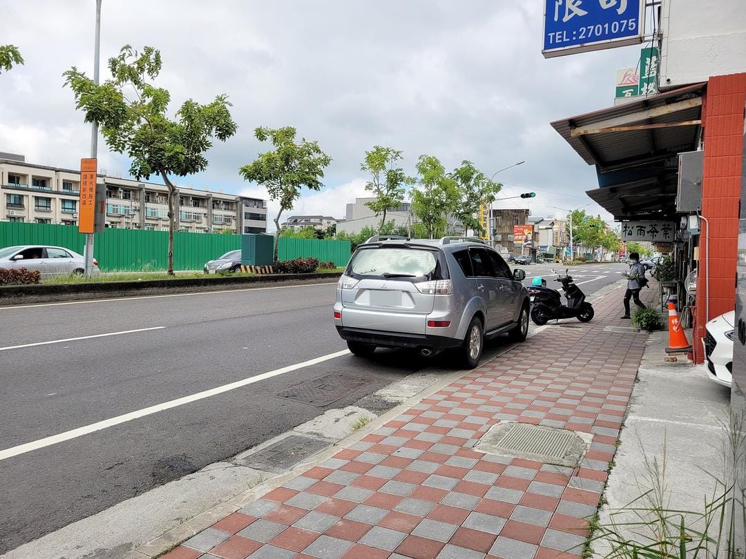 仁德中山路捕獲Outlander