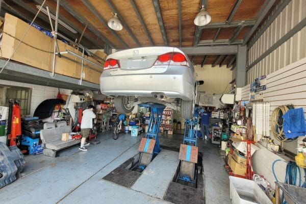 Honda Civic 到新高做定保 & 更換輪胎